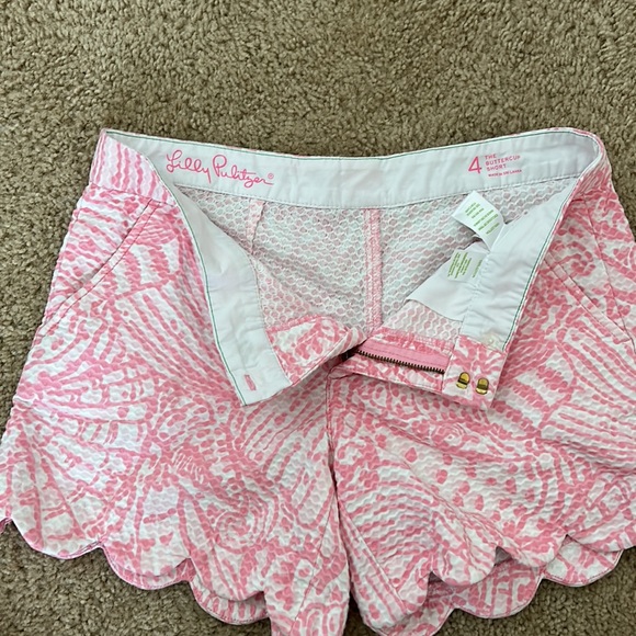 Pink and white Lilly size 4 Buttercup Shorts - Picture 2 of 3